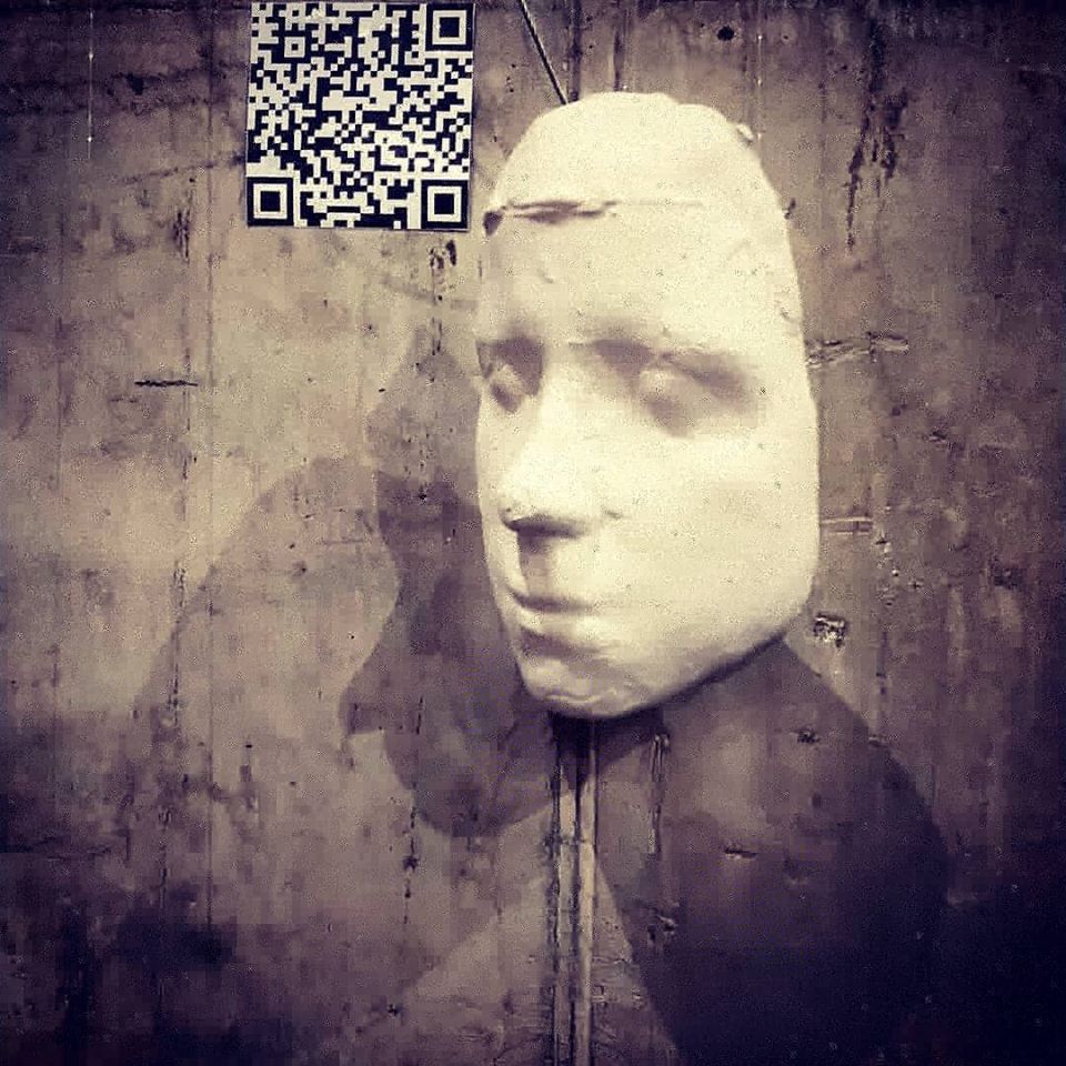 "Qr-truth"